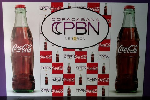 Impresión digital  CocaCola de gran tamaño.
