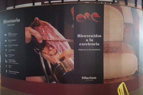 Impresión digital con fotografía  sobre panel curvado y de grandes dimensiones.
