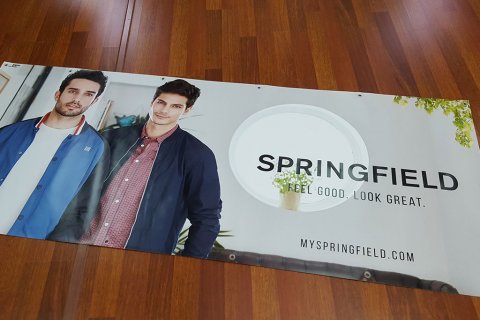 Lona publicitaria para la tienda de ropa Springfield.