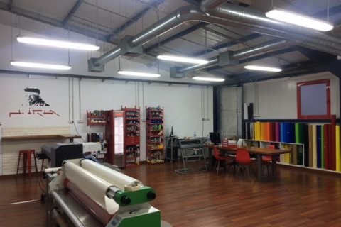 Instalaciones Rótulos Irla, zona de impresión de vinilos